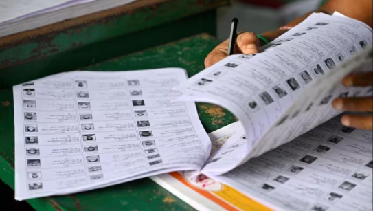 'बीजेपी मुस्लिम वोटरों के नाम वोटर लिस्ट से हटवा रही है', एसपी अधिकारियों ने गाजीपुर डीएम से मुलाकात की।