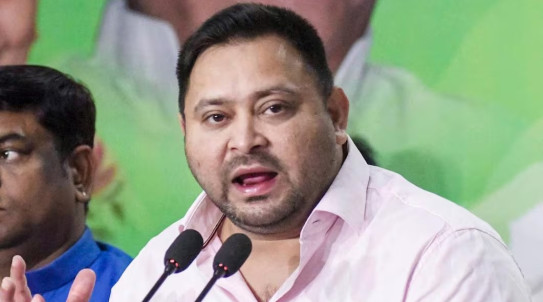 **तेजस्वी यादव का अहम सवाल: 'अगर ज्ञानेश कुमार सही थे, तो...'**